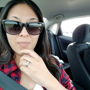 Meet your Posher, Aliza